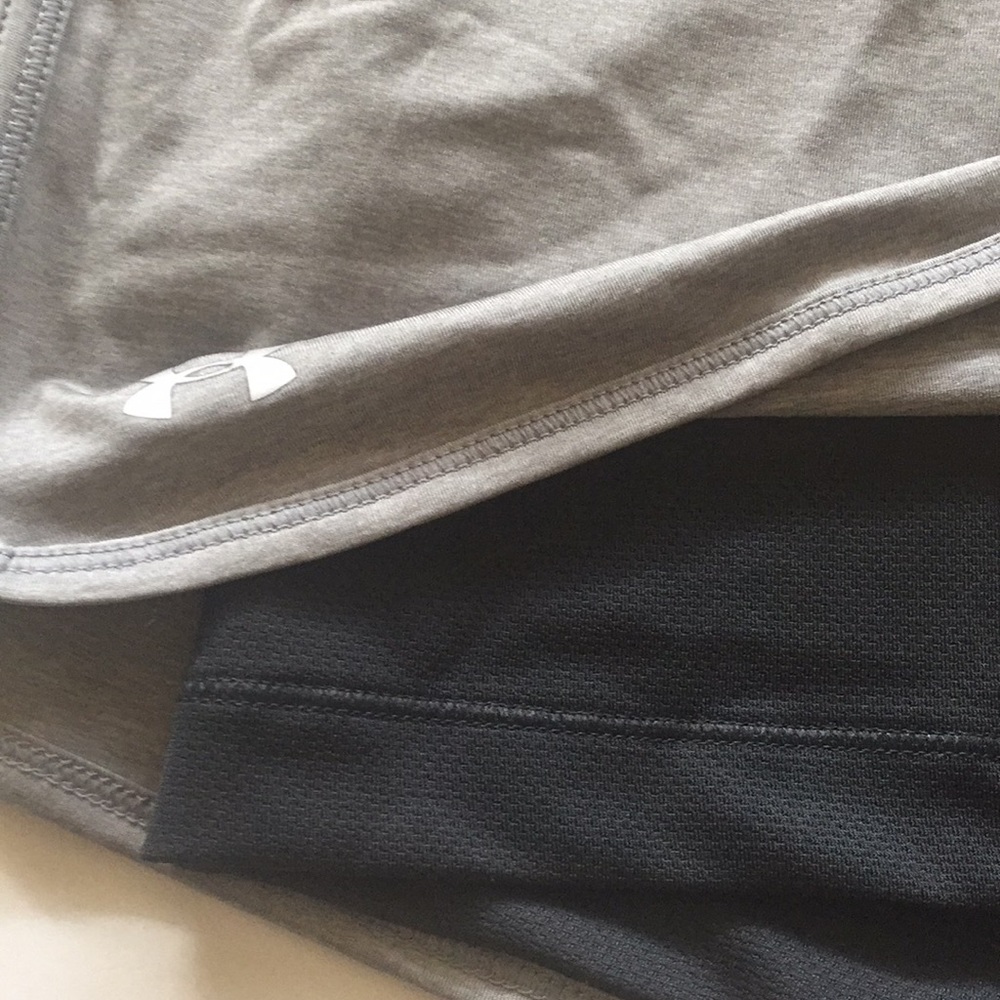 Under Armour 2 in 1 shorty short size extra large - Picture 5 of 8
